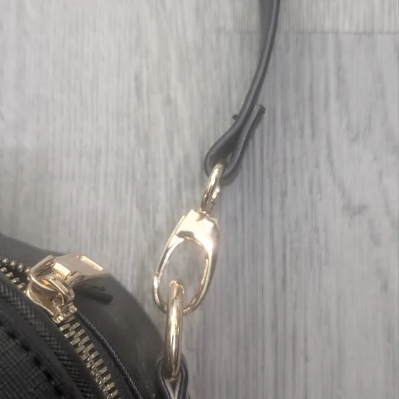 Backstitch Bruja Daisy Pumpkin Crossbody Backpack SOLD OUT Springween Halloween - Picture 6 of 15